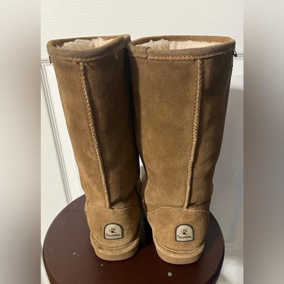 bearpaw tall tan boots
Bearpaw Tall Tan Boots woman size 8 - Picture 5 of 10